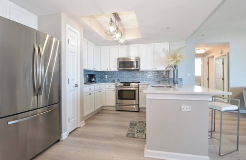 Fort Walton Beach - Destin Condo | Stunning 11th Floor Large 2 Bedroom Condo at The Palms of Destin