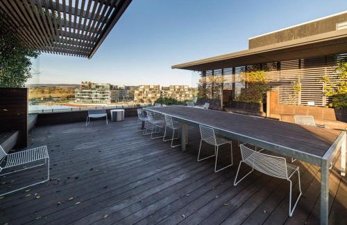Kingston Apartment | Stunning 1BR Apartment with Water Views