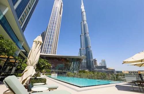 Downtown Dubai Apartment | Stunning 1BR Burj View from Infinity Pool