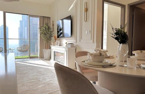 Downtown Dubai Apartment | Stunning 1BR Burj View from Infinity Pool