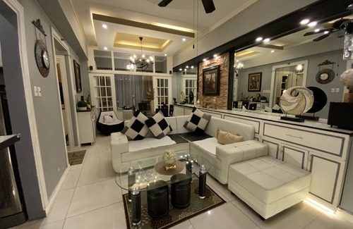 Bagumbayan Condo | Stunning 1BR Eastwood Condo Suite