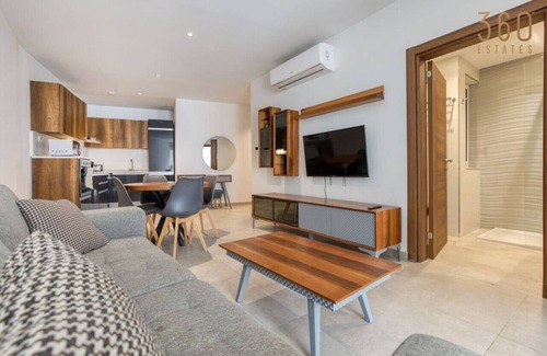 Swieqi Apartment | Stunning 1BR maisonette with pool access in Swieqi