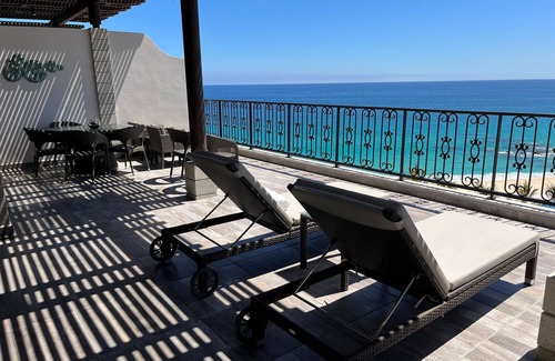 El Rosarito Condo | Stunning 2 B/R ocean front condo near Cabo San Lucas