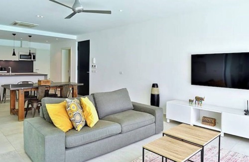 Little Bay Apartment | Stunning 2 BD Ocean View - Terraces Lt Bay