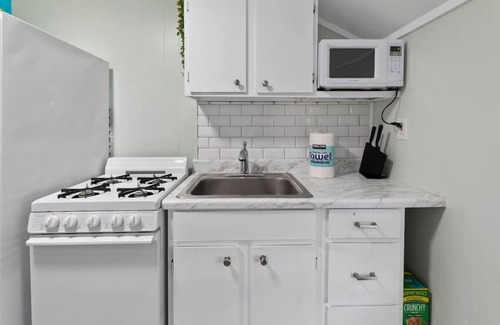 Wildwood Apartment | Stunning 2 BDRM Retreat Steps from WW Beach