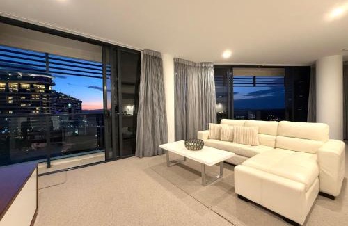 Broadbeach Apartment | Stunning 2 bed 2 bath 8th floor - GC Getaways