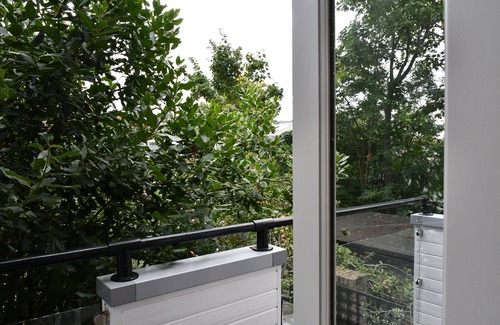 Ealing Common Apartment | Stunning 2 Bed Apartment W5