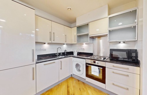New Cross Apartment | Stunning 2 bed flat with a garden in New Cross