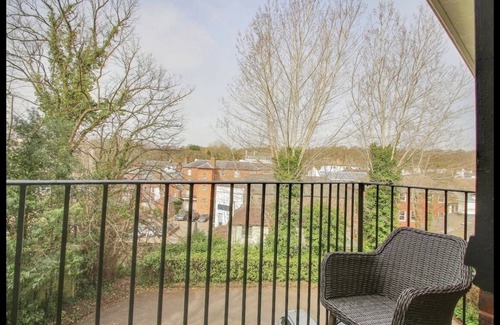 Royal Tunbridge Wells Apartment | Stunning 2-Bed Apartment in Tunbridge Wells