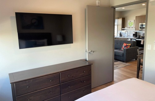 Riverside Apartment | Stunning 2 Bed Travel Apartment in the Heart of Spokane's Restaurant Scene