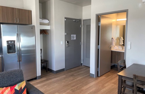 Riverside Apartment | Stunning 2 Bed Travel Apartment in the Heart of Spokane's Restaurant Scene