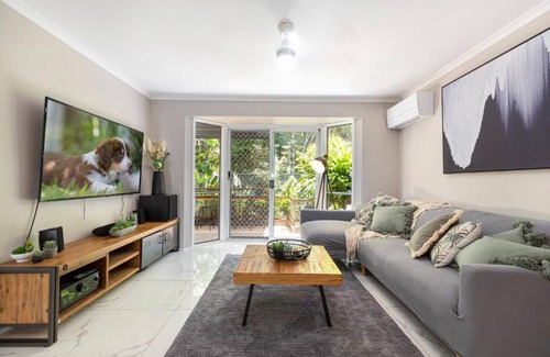 Buderim House | Stunning 2-Bed Unit with a Charming Courtyard
