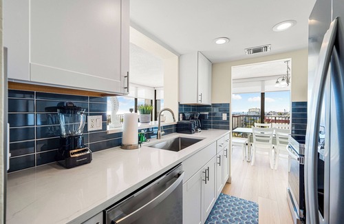 Siesta Key Condo | Stunning 2 Bedroom/2 Bath with Best Siesta Key Beach Views!