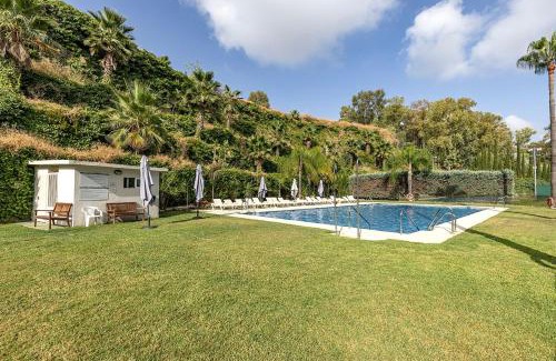 Nueva Andalucia Apartment | Stunning 2-Bedroom Apartment with Panoramic Views