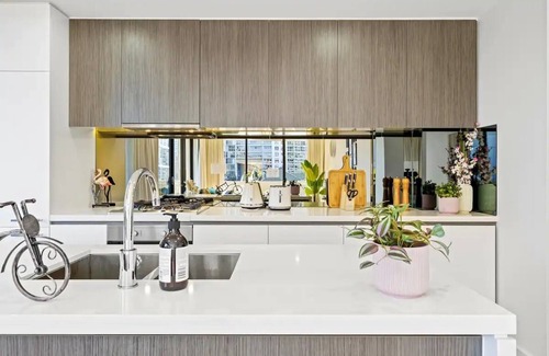 Waterloo Apartment | Stunning 2 Bedroom Apt at Zetland | MHS