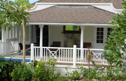 Rose Hill Villa | Stunning 2 Bedroom villa with Plunge Pool and Sea view