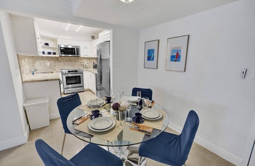 La Gorce Apartment | Stunning 2-Bedroom Condo with Beach Service 614
