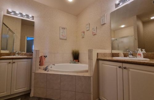 Naples Apartment | Stunning 2-Bedroom plus Den Condo in Greenlinks Resort
