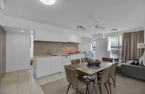 Mackay Apartment | Stunning 2 Bedroom Self Contained City Apartment