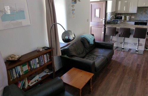 Chysauster House | Stunning 2 Bedroom Stone Barn with 24" Open Plan Living Room/Kitchen/Dining