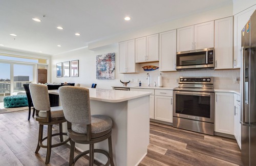 Dewey Beach Condo | Stunning 2 bedroom with pool