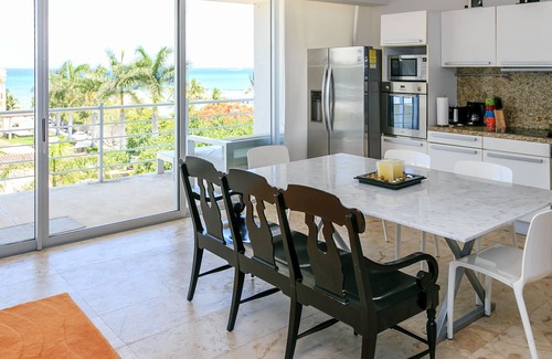 Downtown Apartment | STUNNING 2 BR PH WITH A PRIVATE TERRACE AND MINI POOL!!