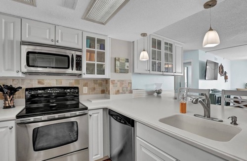 Sneads Ferry Condo | Stunning 2-bedroom Oceanfront beach condo