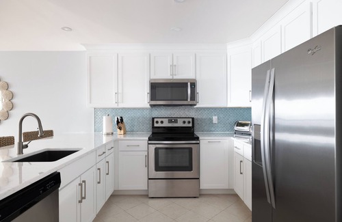 Pine Knoll Shores Condo | Stunning 2BDR Oceanfront Condo in Peaceful Pine Knoll Shores