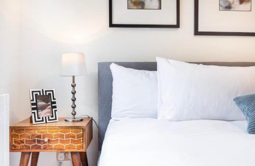 Soho Apartment | Stunning 2Bed in Soho,Steps from Piccadilly Circus
