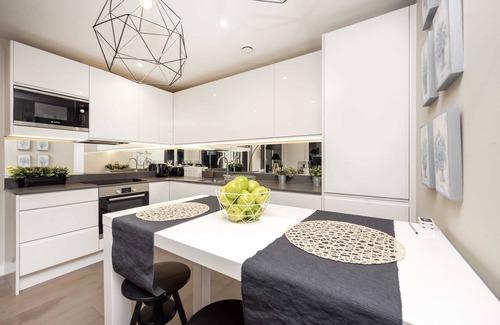 London Borough of Bromley Apartment | Stunning 2BR Apt Bromley Views Terrace
