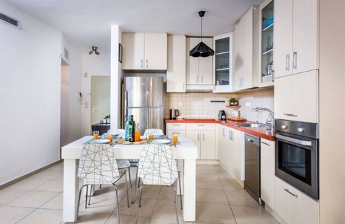 Tel Aviv City Center Apartment | Stunning 2BR Apt with Balcony by Sea N' Rent