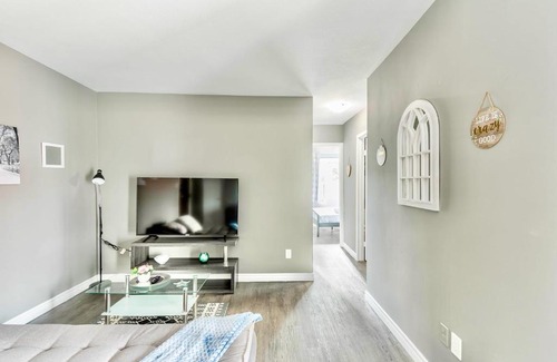 Rosedale Apartment | Stunning 2BR - King Bed Apt - CENTRAL Location