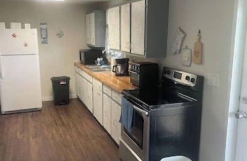 Baxter Cabin | Stunning 2BR Lake Cabin Mine Lick Creek Resort 160