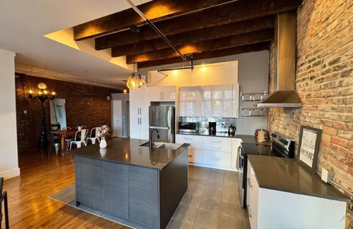 Cite Multimedia Apartment | Stunning 2BR - Old Montreal