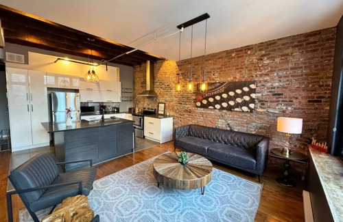 Cite Multimedia Apartment | Stunning 2BR - Old Montreal
