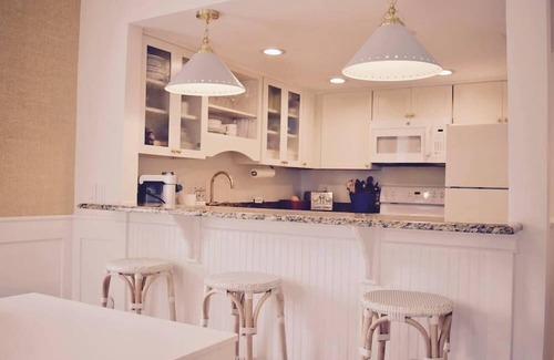 South Beach Condo | STUNNING 2BR VILLA STEPS FROM BEACH IN SOUTH BEACH WITH SUNRISES HILTON HEAD