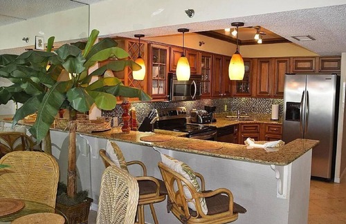 Madeira Beach Condo | Stunning 3 bed/2 bath beachfront condo in Madeira Beach, FL