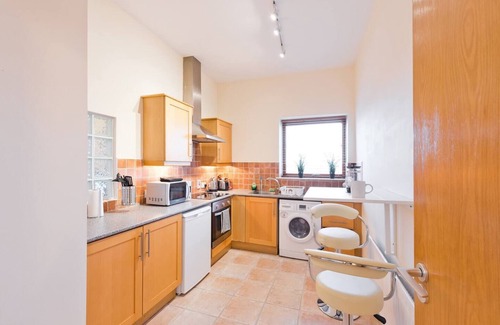 North Wall Apartment | Stunning 3-Bed Apartment in Dublin 1