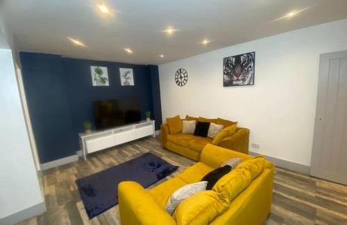 Bishop's Stortford House | Stunning 3 Bed Hidden Gem Near Stansted