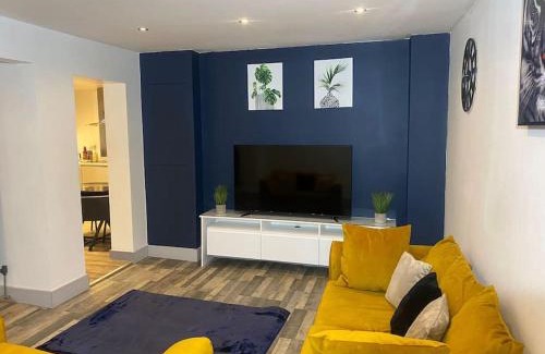 Bishop's Stortford House | Stunning 3 Bed Hidden Gem Near Stansted
