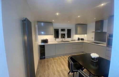Bishop's Stortford House | Stunning 3 Bed Hidden Gem Near Stansted