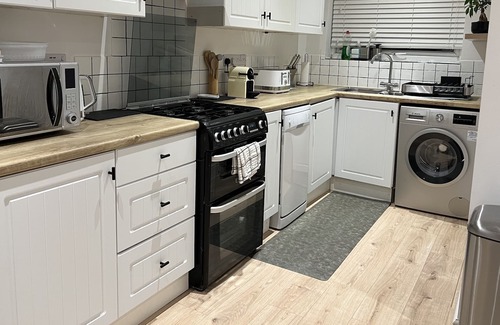 Birmingham House | Stunning 3-Bed House and Private Garden in BHAM