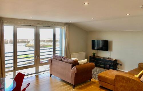 Fisherrow Apartment | Stunning 3 bed seaview apartment