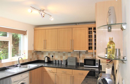Milton Keynes House | STUNNING 3 bed semi, walking distance to the city centre!