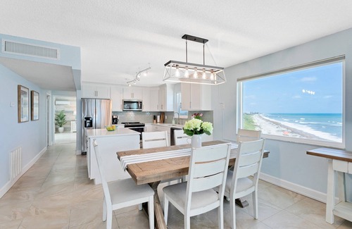 Satellite Beach Condo | Stunning 3-Bed Penthouse with Panoramic Ocean Views & Hot Tub 🌊