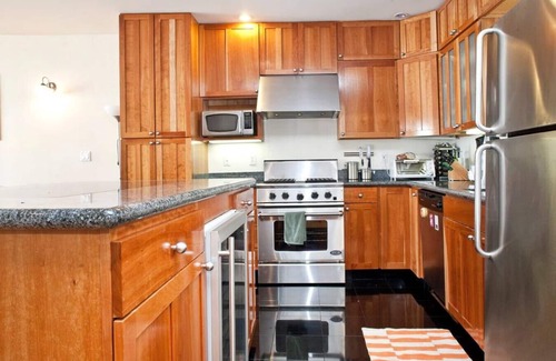 Inner Mission Condo | Stunning 3-Bedroom Apartment Steps from Dolores Park
