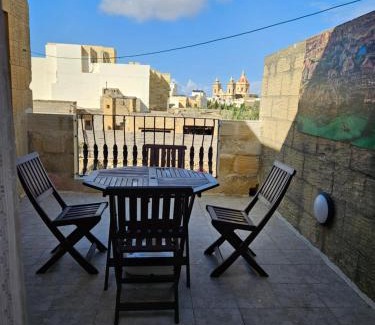 Ggantija House | Stunning 3 bedroom Farmhouse with pool