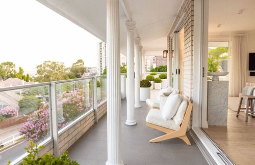 Neutral Bay Apartment | Stunning 3b penthouse
