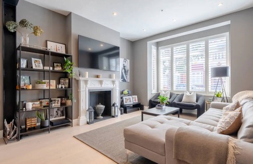 Northcote House | Stunning 3BD Home - Clapham, near Northcote Rd