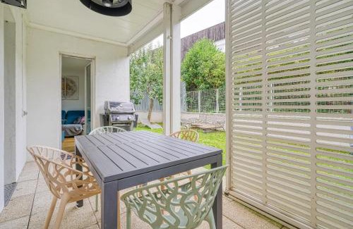Issy-les-Moulineaux Apartment | Stunning 3Bedroom Apartment with Garden in Prestigious Area I Eiffel Tower Within 15 Minutes' Drive